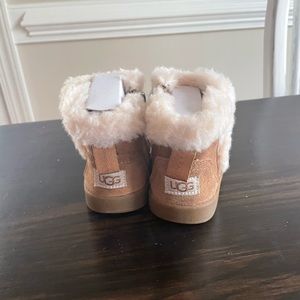Baby Uggs!